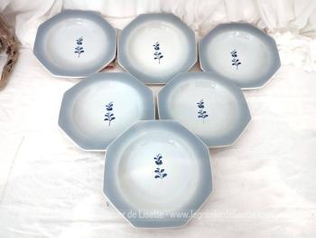 Datant des années 80/90, voici un lot de six assiettes creuses de forme octogonales, en dégradé de bleu et estampillées 