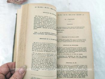 Voici un ancien livre du "Ministère de la Guerre - Direction de l'Infanterie" daté de 1940 au titre de "Ancien Manuel du Gradé d'Infanterie"  mis à jour à la date du 1er février 1940 " , livre broché sur 1145 page avec explications, dessins et tableaux .