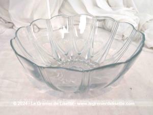 Saladier vintage Arcoroc forme fleur étoilée
