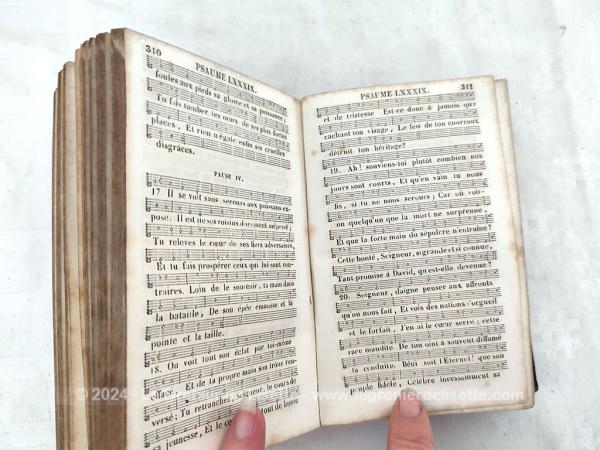 Ancien recueil Les Psaumes de David partitions cantiques de 1856 - Le