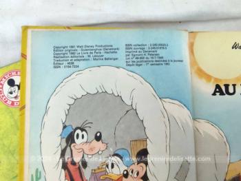 En bon état, voici quatre livres pour enfants de la serié 