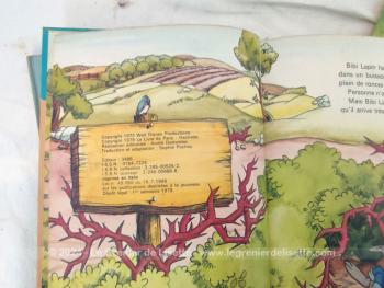 En bon état, voici quatre livres pour enfants de la serié 