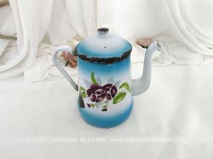 Ancienne cafetière émail fond bleu ciel décors fleurs