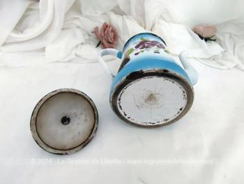 Ancienne cafetière émail fond bleu ciel décors fleurs – Image 3