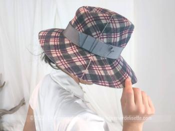 Vous rêviez d'avoir un chapeau comme dans un film des années 60/70 ? c'est celui là ! Avec son motif  carreaux façon Borsalino à large bordure ce chapeau est vraiment original mais prévu pour un petit tour de tête de 55/56cm.