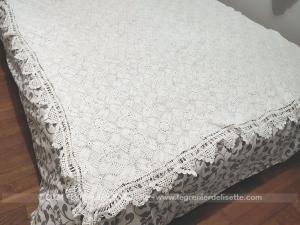 Ancien couvre-lit crochet et coton blanc fait main