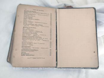 Voici un ancien livre au titre de 