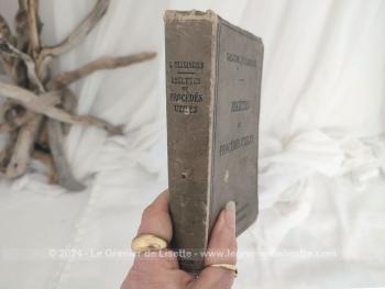 Voici un ancien livre au titre de 