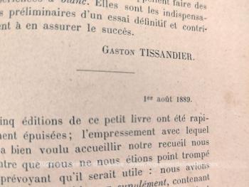 Voici un ancien livre au titre de 