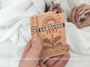 Ancien almanach de poche 1952 forme Petit Larousse