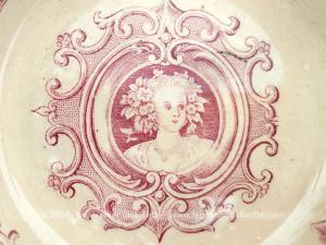 Ancien ramequin creux modèle Parisia rose Sarreguemines U & Cie