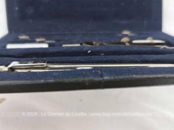 Voici une ancienne boite à compas de précision de la marque 