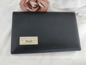 Voici une ancienne boite à compas de précision de la marque 