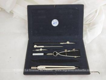 Voici une ancienne boite à compas de précision de la marque 