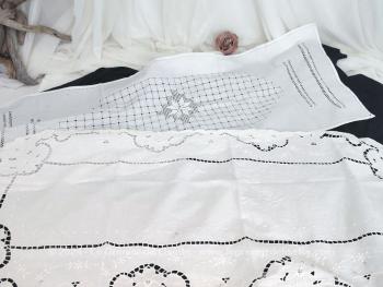 Duo de napperons vintages en coton blanc avec broderies – Image 2