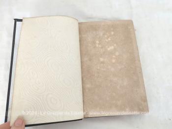 Datant de 1858, voici le livre 
