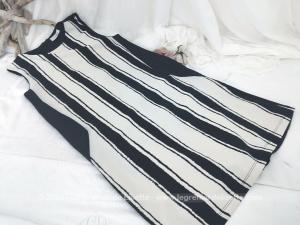 Robe courte rayures noir blanc cassé style années 70/80 taille 42