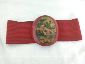 Ceinture vintage élastique rouge large boucle scène galante