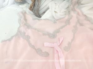 Belle nuisette courte rose marque Florine Nylfrance années 60/70