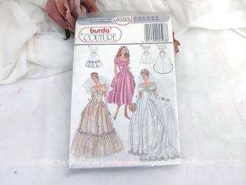 Voici une pochette de patrons Burda  pour de superbes robes de mariée datant des années 80/90.