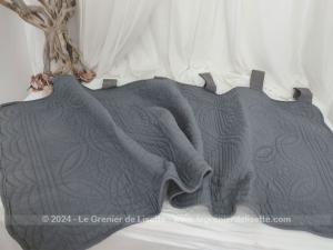 Tête lit boutis coton uni couleur gris bleu marque BECQUET