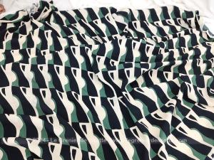 Coupon tissus crêpe viscose vert, marine et écru seventeen