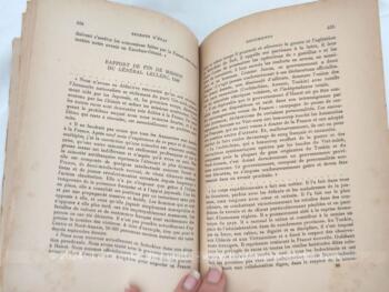 Sur 20.3 x 14 x 3 cm, voici un livre sur 514 pages au titre de 