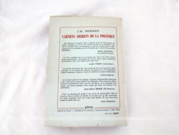 Sur 20.3 x 14 x 3 cm, voici un livre sur 514 pages au titre de 