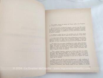 Sur 22 x 18 cm, voici un livre portant le titre de 