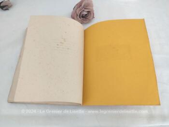 Sur 19 x 24 x 0.8 cm, voici 