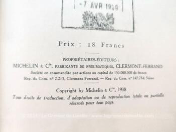 Sur 21.5 x 14 x 1.5 cm, voici un exemplaire du Guide Illustrés Michelin des Champs de Batailles concernant 