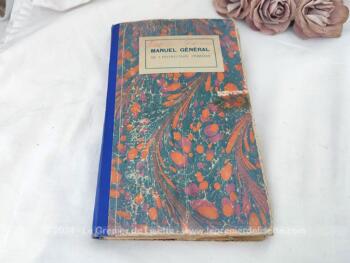 Datant de 1930, voici un livret recueil de plus de 100 feuillets mobiles, numérotés et datés, sur l'Histoire et la Géographie composant ce 
