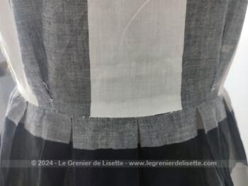 Belle robe vintage des années 60, réalisée dans deux beaux tissus, un tissus à rayures et à carreaux. Originale et unique. Taille 34.