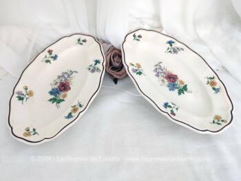 Voici un lot de deux raviers des faïenceries de Sarreguemines avec le modèle Agreste représentant au centre un bouquet de fleurs champêtres et des fleurs sur les contours.