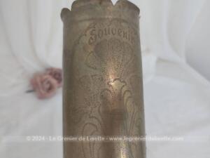 Ancienne douille obus décorée gravures Guerre 1914