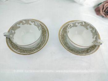 Datant des années 30/40, voici un duo  de tasses et sous-tasses assorties estampillées  