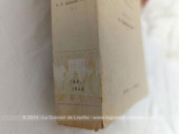 Livre daté de 1947 avec toutes les 