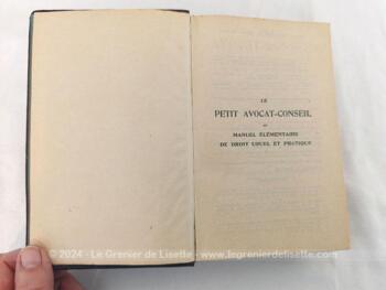 Voici un imposant et ancien manuel 