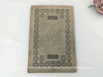 Voici un ancien petit livret de la Bibliothèque DMC  au titre de 