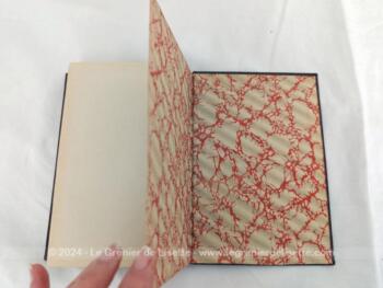 Ancien livre édité en 1876 par la Société des Livres Religieux comprenant  sur 123 pages 