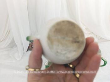 Voici un lot de 4 anciens crémiers dans des tons de vert sapin dégradés vers le blanc, en taille croissante et estampillé des Faïencerie Chauvigny GDF - France Granit. Pour une cuisine vintage !