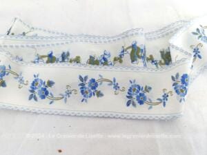 Galon ruban guirlande brodée fleurs bleues