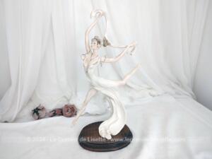 Sublime statuette résine danseuse signée A. Santini