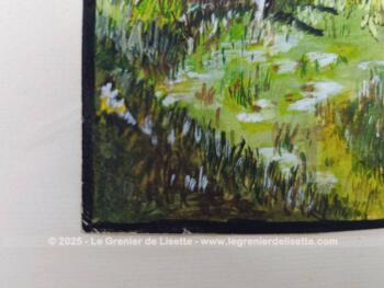 Voici sur une gouache signée peinte datant de 1944 sur un papier de 30 x 23 cm représentant un village montagnard avec en fond des coteaux enneigés.