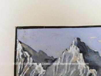 Voici sur une gouache signée peinte datant de 1944 sur un papier de 30 x 23 cm représentant un village montagnard avec en fond des coteaux enneigés.