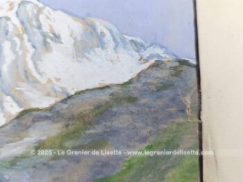 Voici sur une gouache signée peinte datant de 1944 sur un papier de 30 x 23 cm représentant un village montagnard avec en fond des coteaux enneigés.