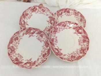 Voici un lot de 4 soucoupes pas très anciennes mais vraiment tendance rose shabby portant l'estampillé 