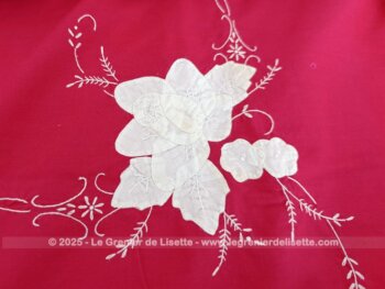 Originale nappe carrée coton rouge broderies et applications fleurs – Image 6