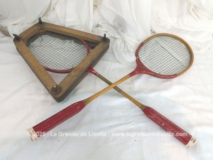 Deux anciennes raquettes badminton avec protection bois