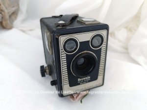 Ancien appareil photo Kodak Brownie Six-20 Model C